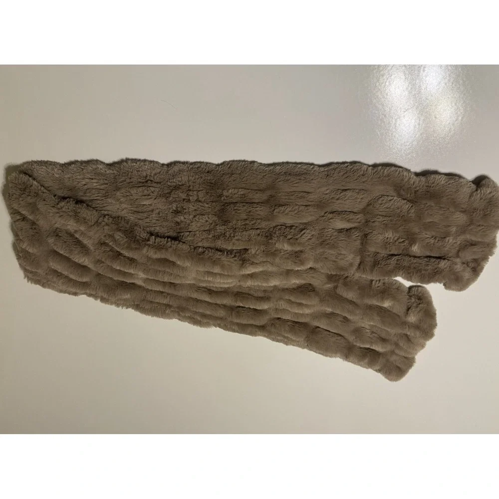 Tourance Light Brown Soft & Fluffy Beautiful Faux Fur Scarf 8" wide x 63"  Long - Picture 4 of 4